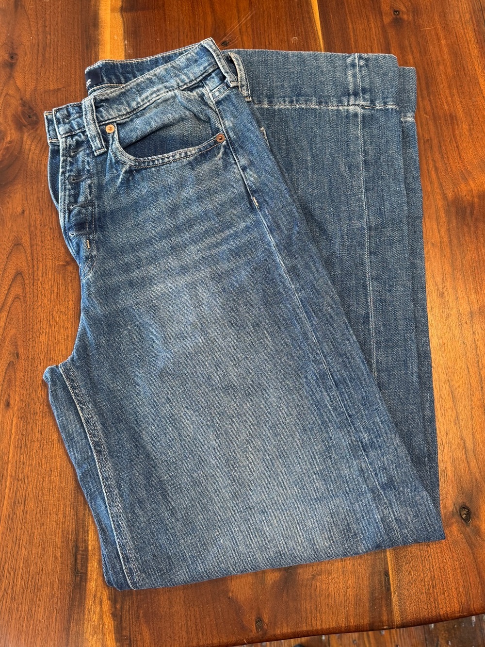 GAP Women’s Straight Jeans in Blue Wash